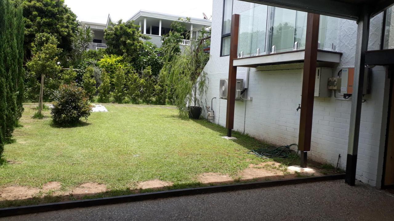 Maple - The House By The Bay *